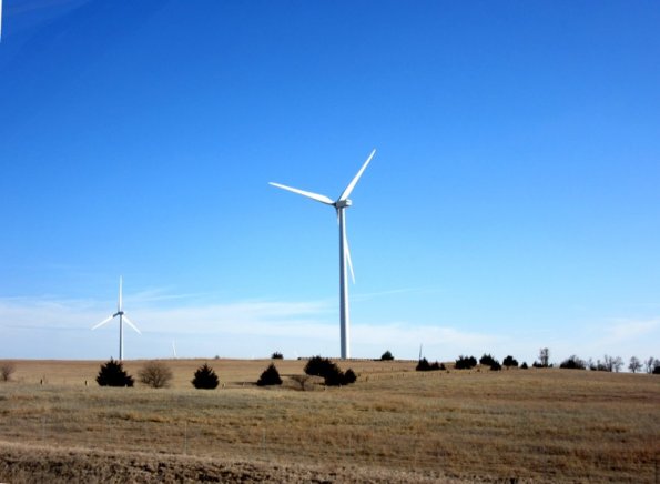0455_wind-turbines-along hwy-90-in kansas_553